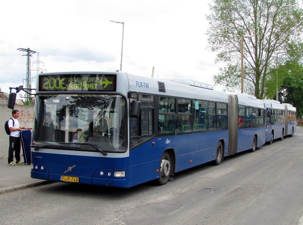 Línea de autobús 200E