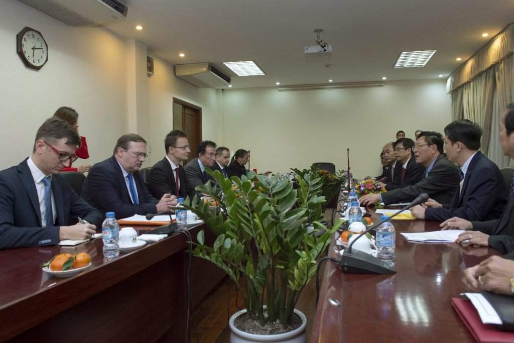 Hungarys Foreign Minister To Visit Vietnam X