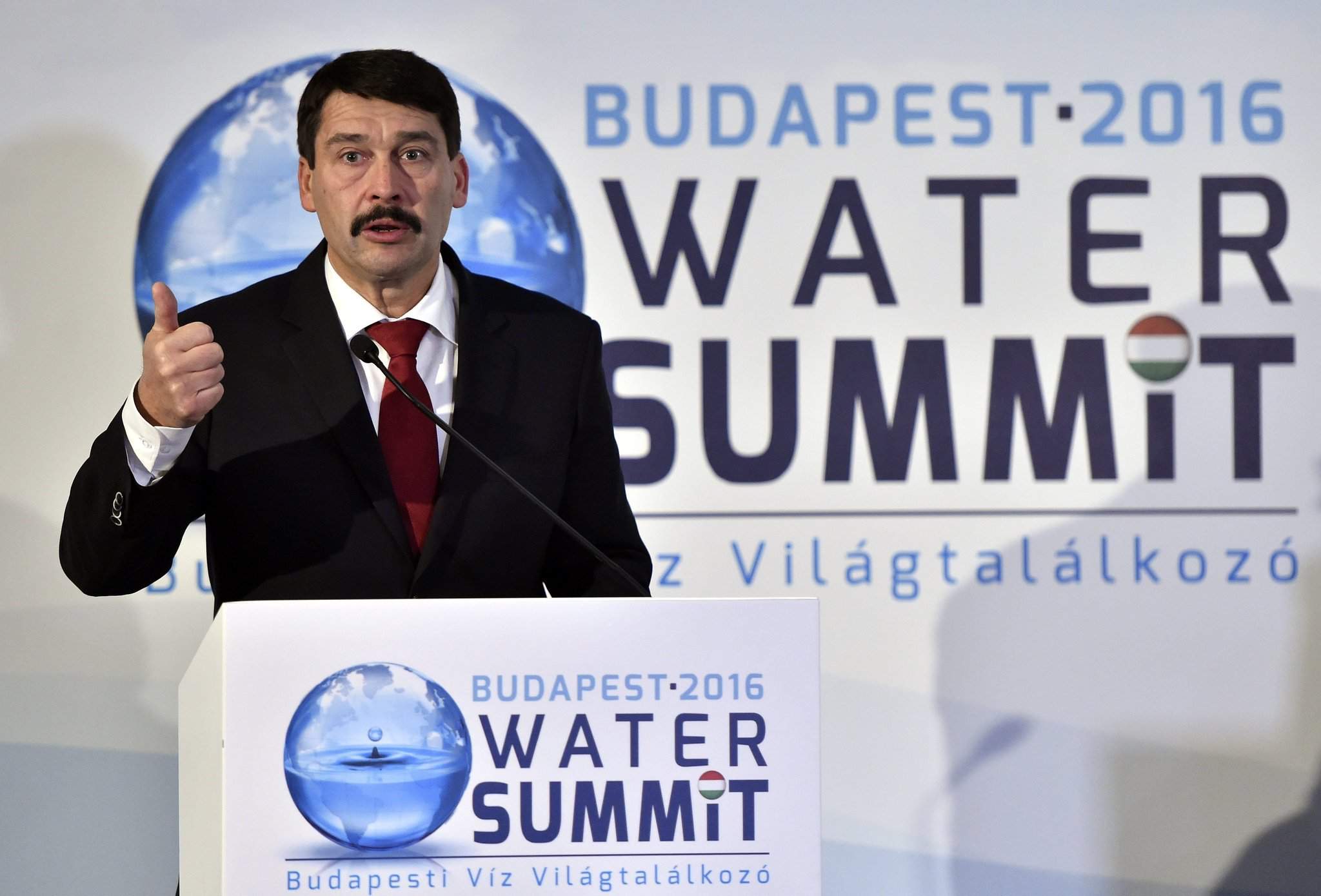 water-summit President Áder