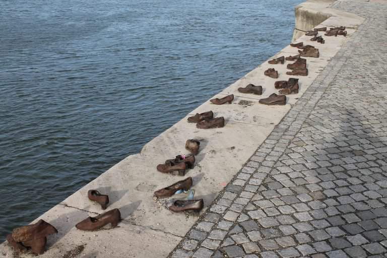 #mini #statues #Budapest