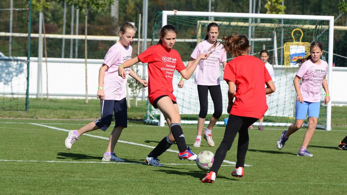 फ़ुटबॉल लड़कियाँ हंगरी