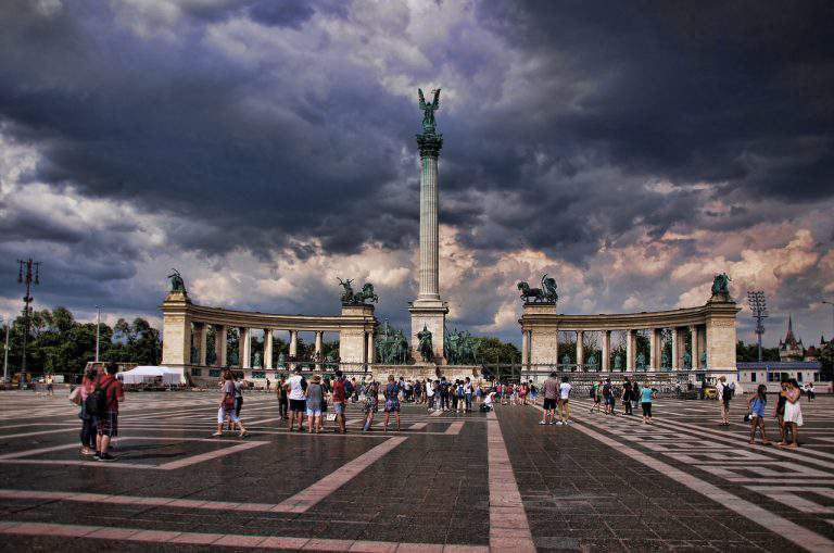 heroes' square