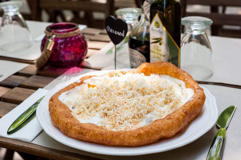 Lángos, hongrois, repas