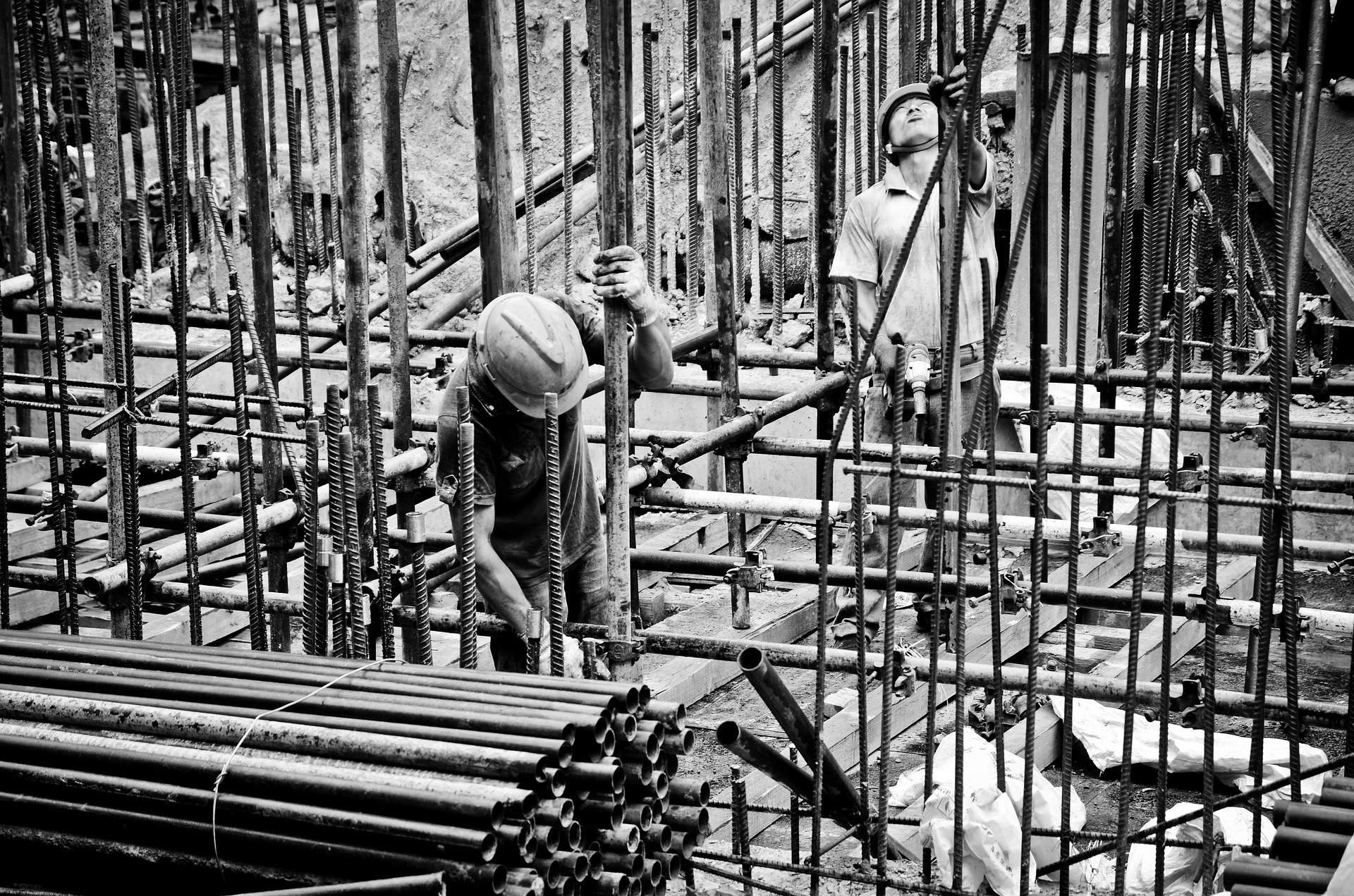 श्रमिक निर्माण उद्योग