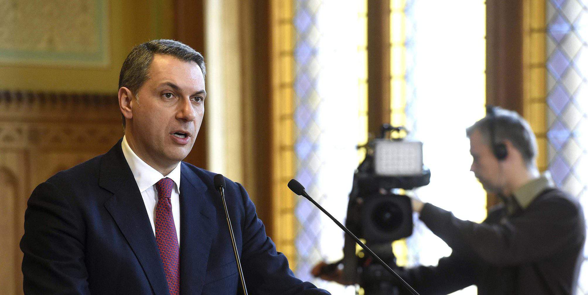 lázár jános ministro del governo ungherese