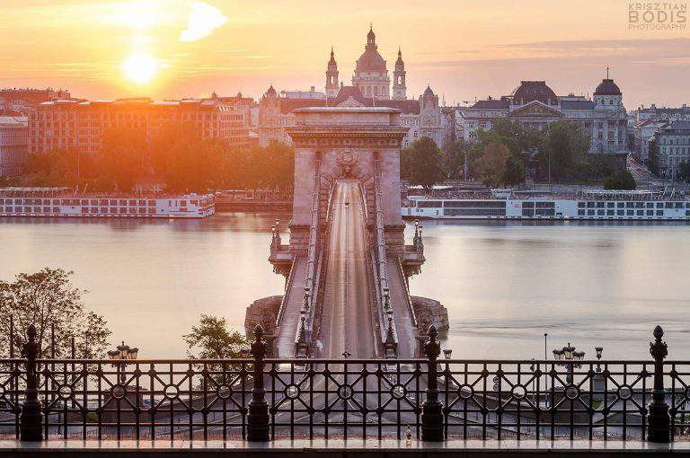 budapest chain bridge