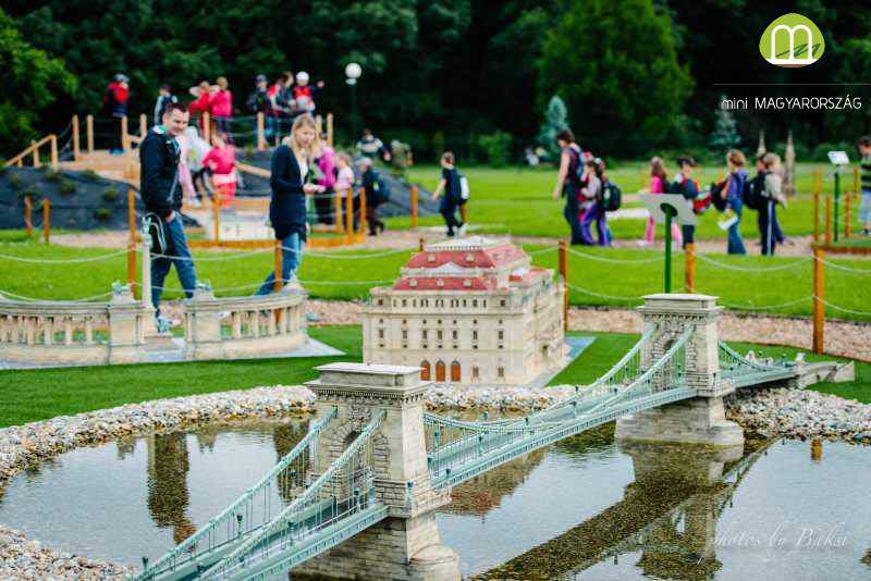 Lánchíd Chain Bridge mini maquette miniature Szarvas day trip in hungary