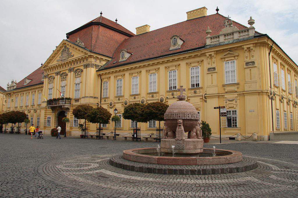 Székesfehérvár Püspöki palota bishop castle országalma