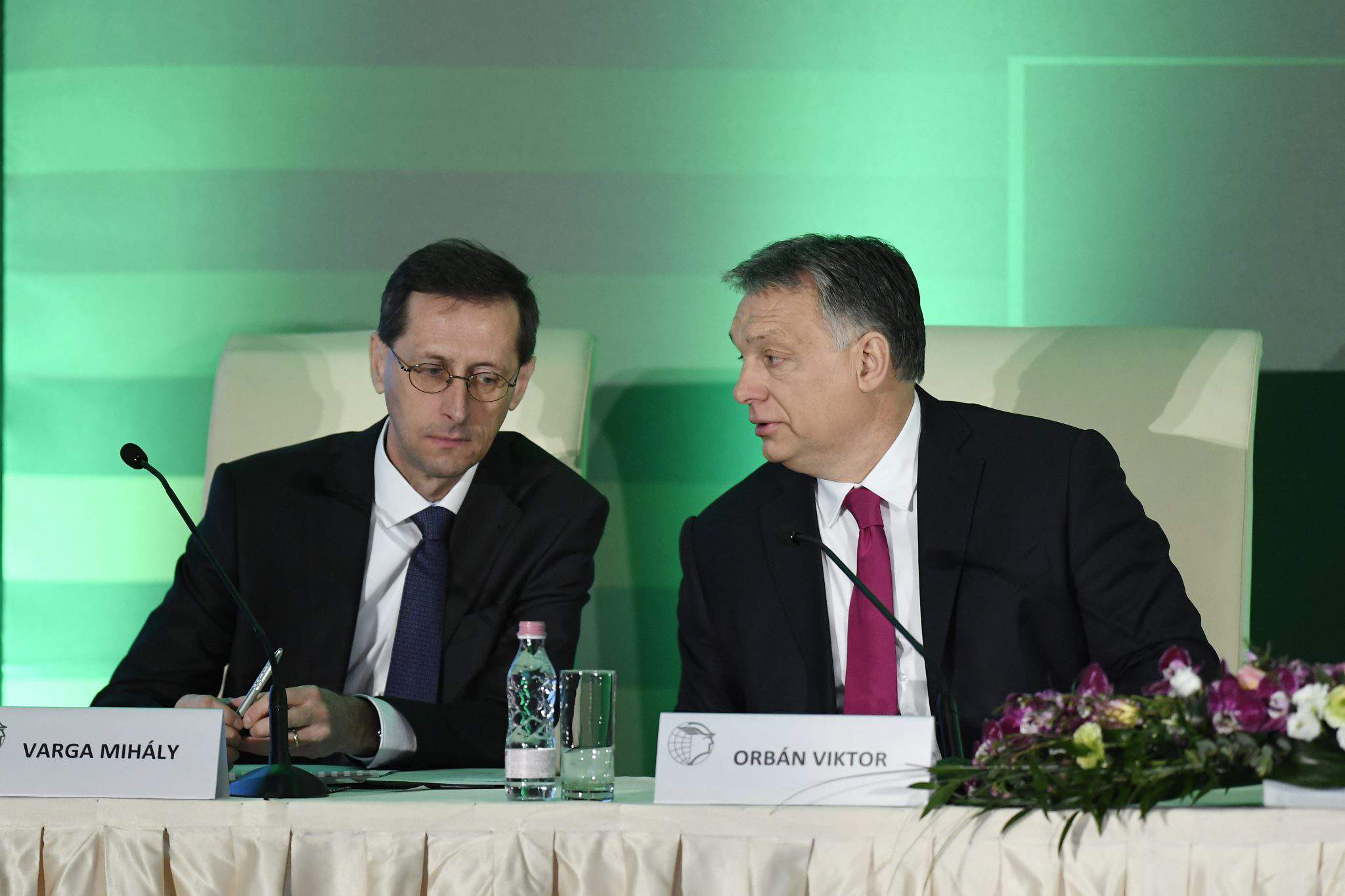 وزير الاقتصاد المجر أوربان رئيس الوزراء