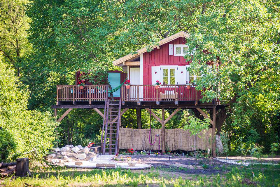 treehouse nature accommodation