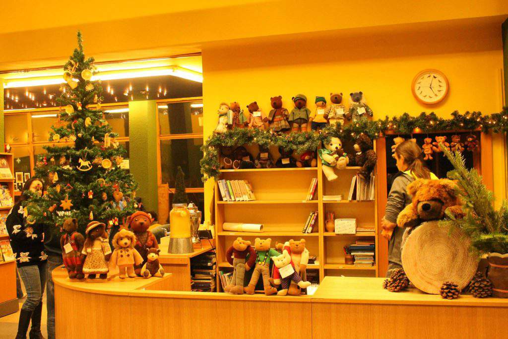 bear farm Veresegyháza zoo gift shop