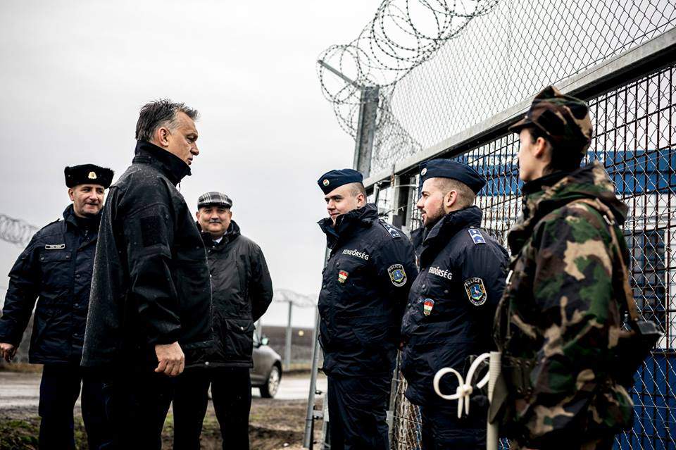 ओर्बन विक्टर प्रधान मंत्री हंगरी सीमा बाड़ सर्बिया