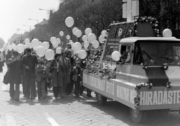 1 may worker socialist parade