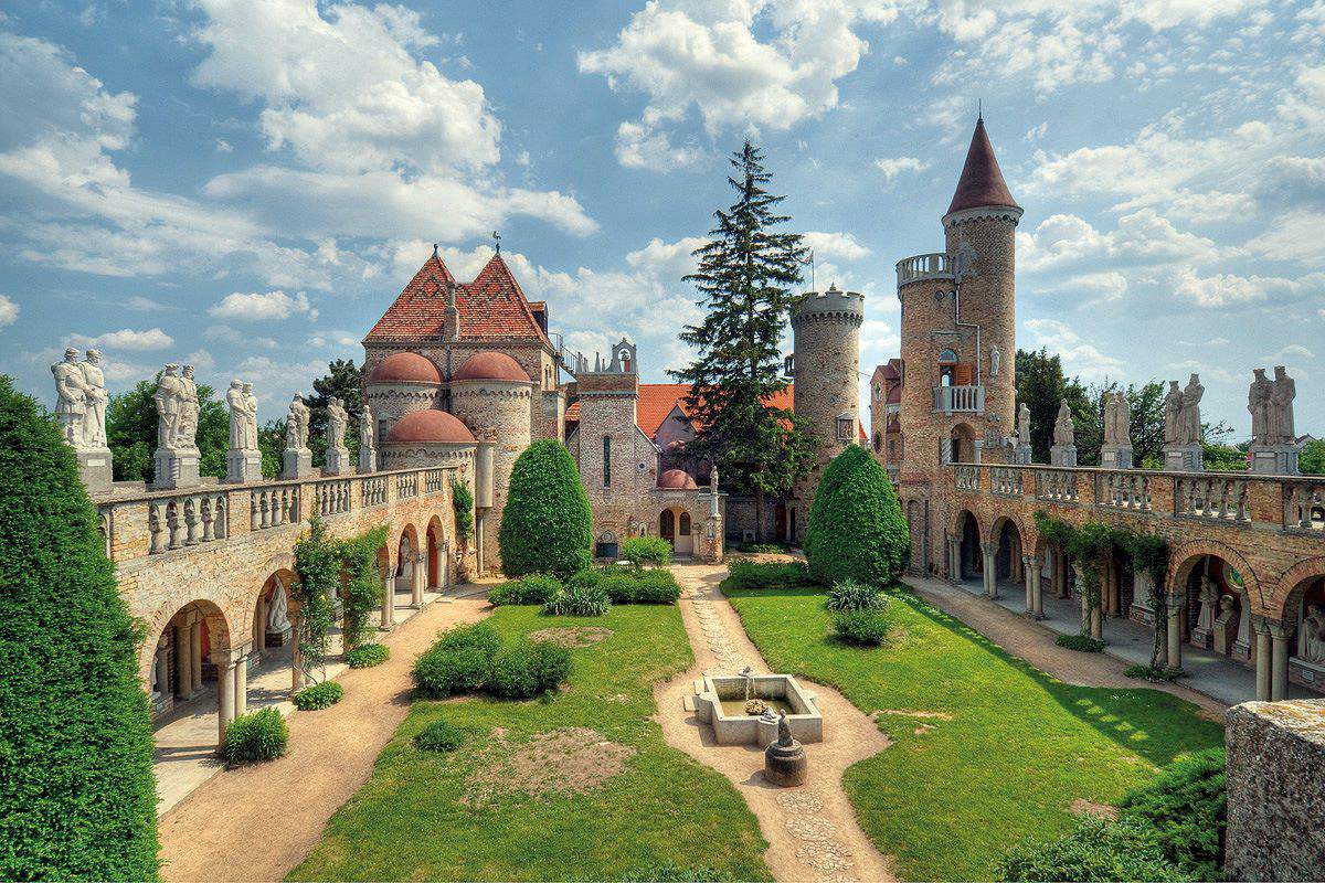 Castelul Székesfehérvár Bory