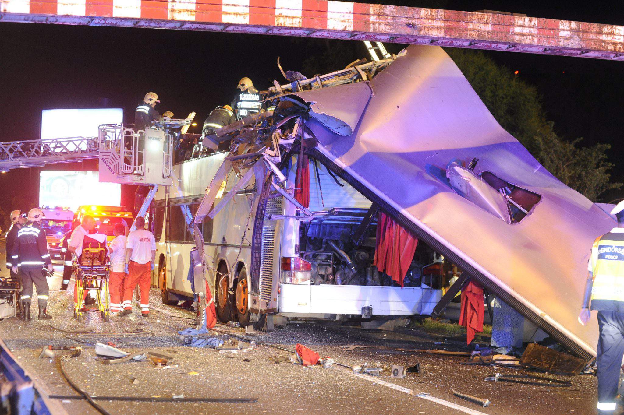 nehoda autobusu v Budapešti