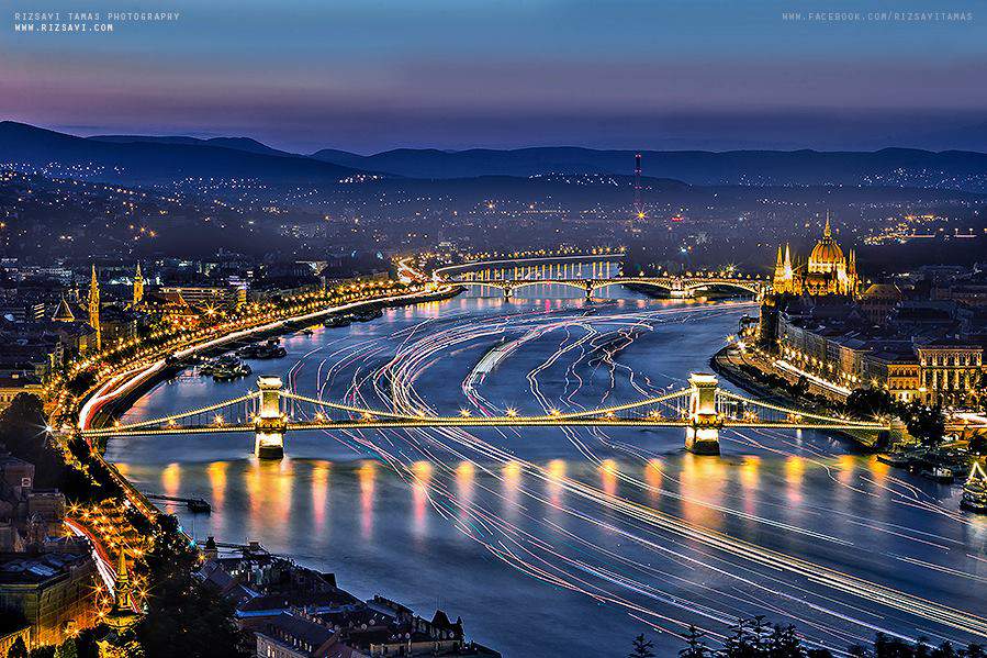 बुडापेस्ट शहर रोशनी पर्यटन