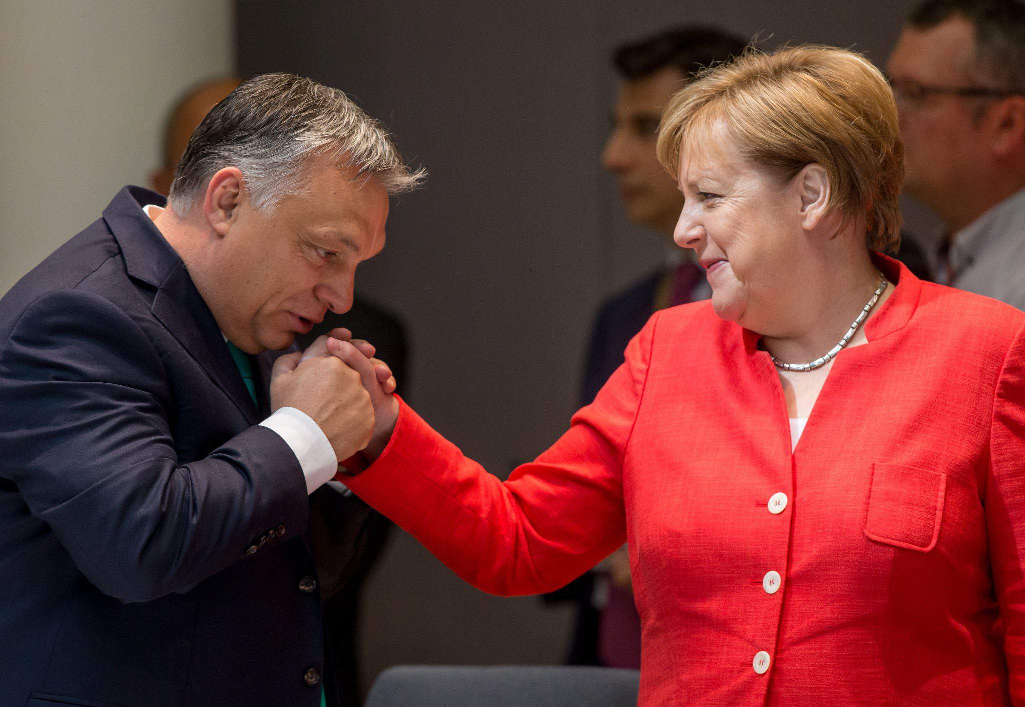 Orbán Merkelová