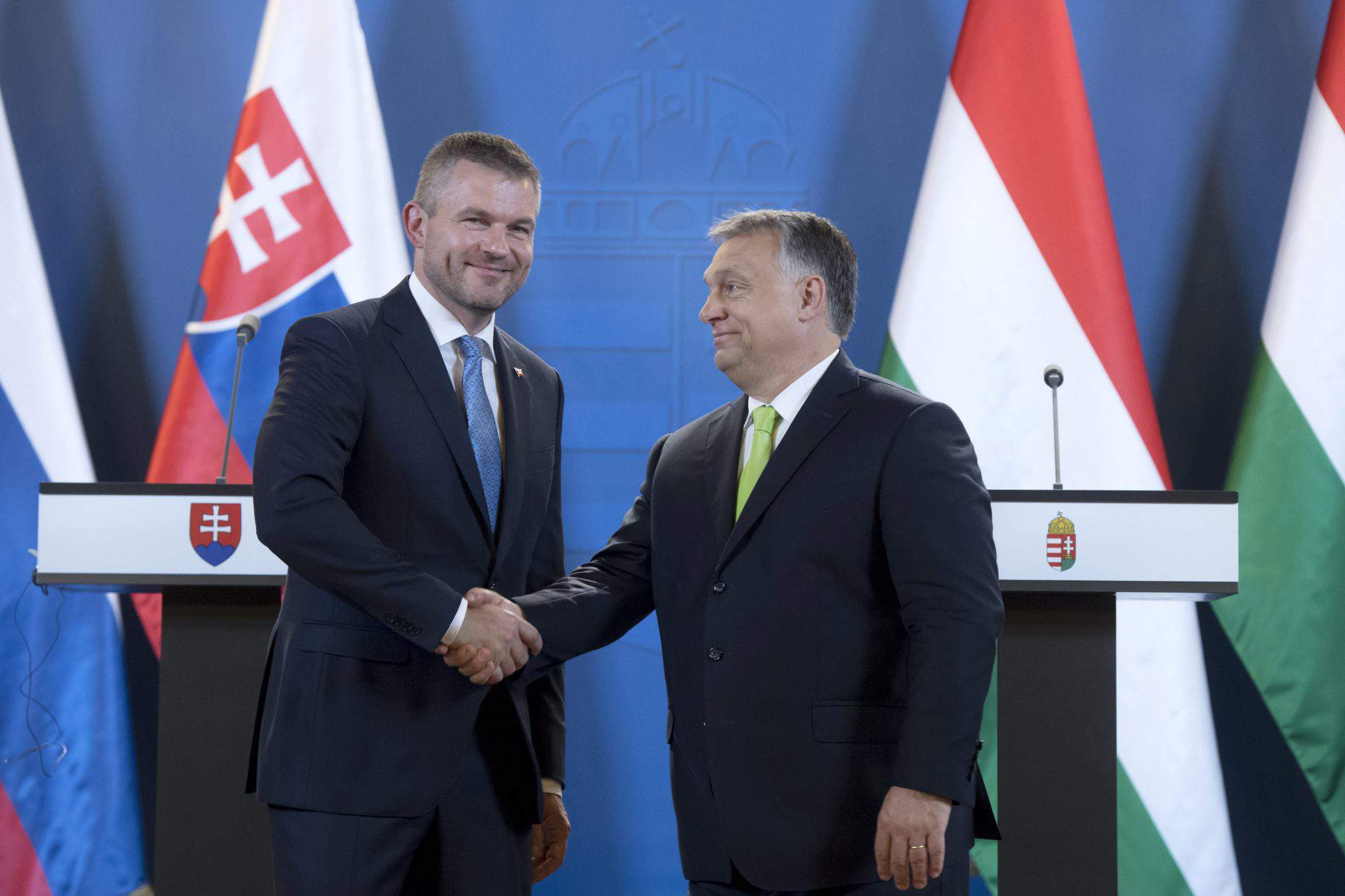 سلوفاكيا المجر رئيس وزراء التعاون