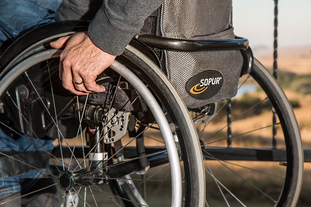 fauteuil roulant handicapé
