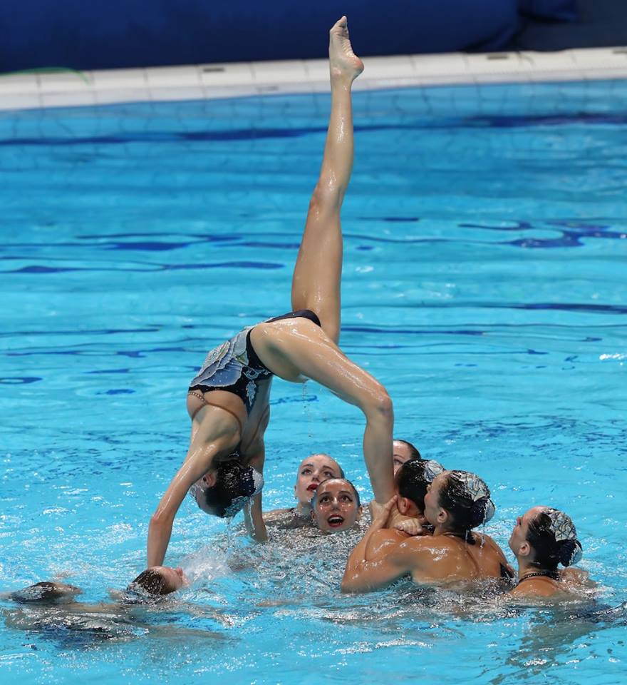 synchronised swimming