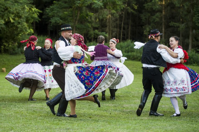 danza folclórica húngara