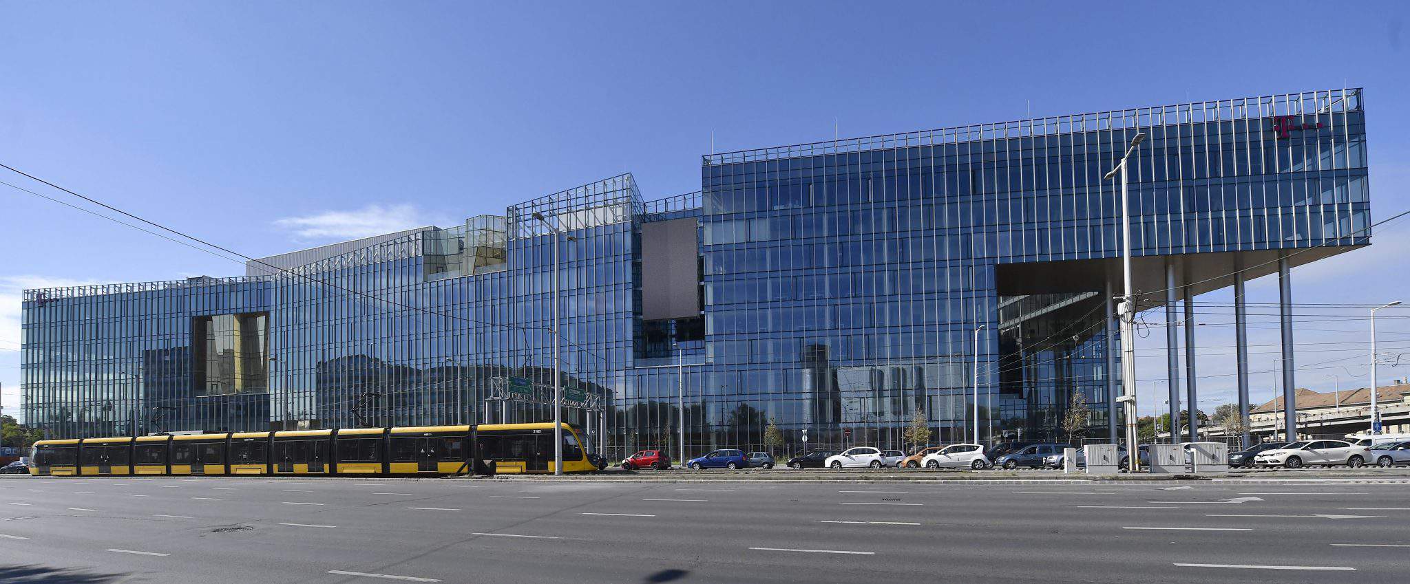 أعلنت Wing عن الانتهاء من بناء 50 مليار فورنت (154.5 مليون يورو) المقر الرئيسي لشركة Magyar Telekom و T-Systems