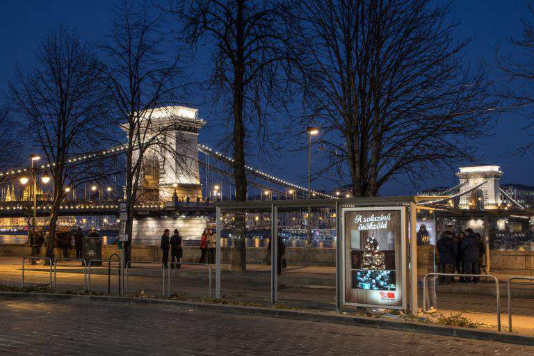 Budapest Lánchíd JCDecaux