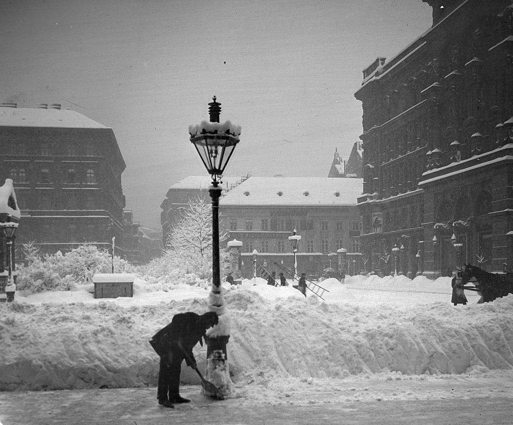 old, square, winter