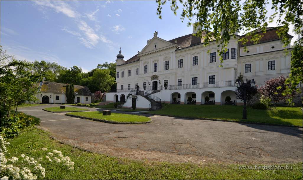 Telek-Degenfeld Castle Katély