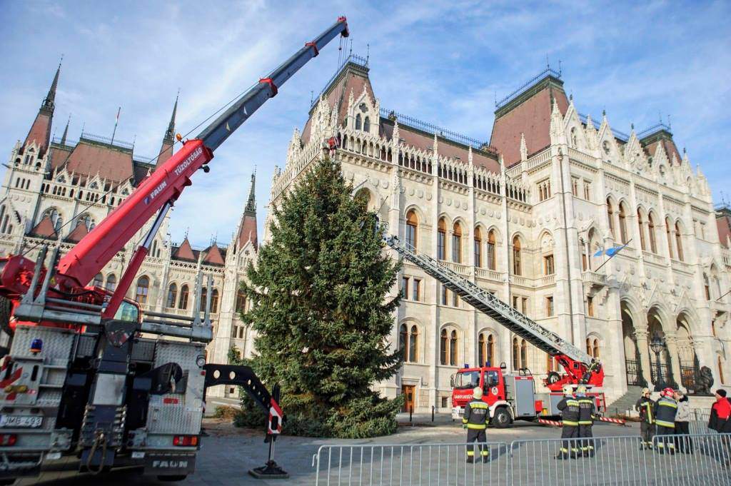 Christmas tree, Kossuth Square