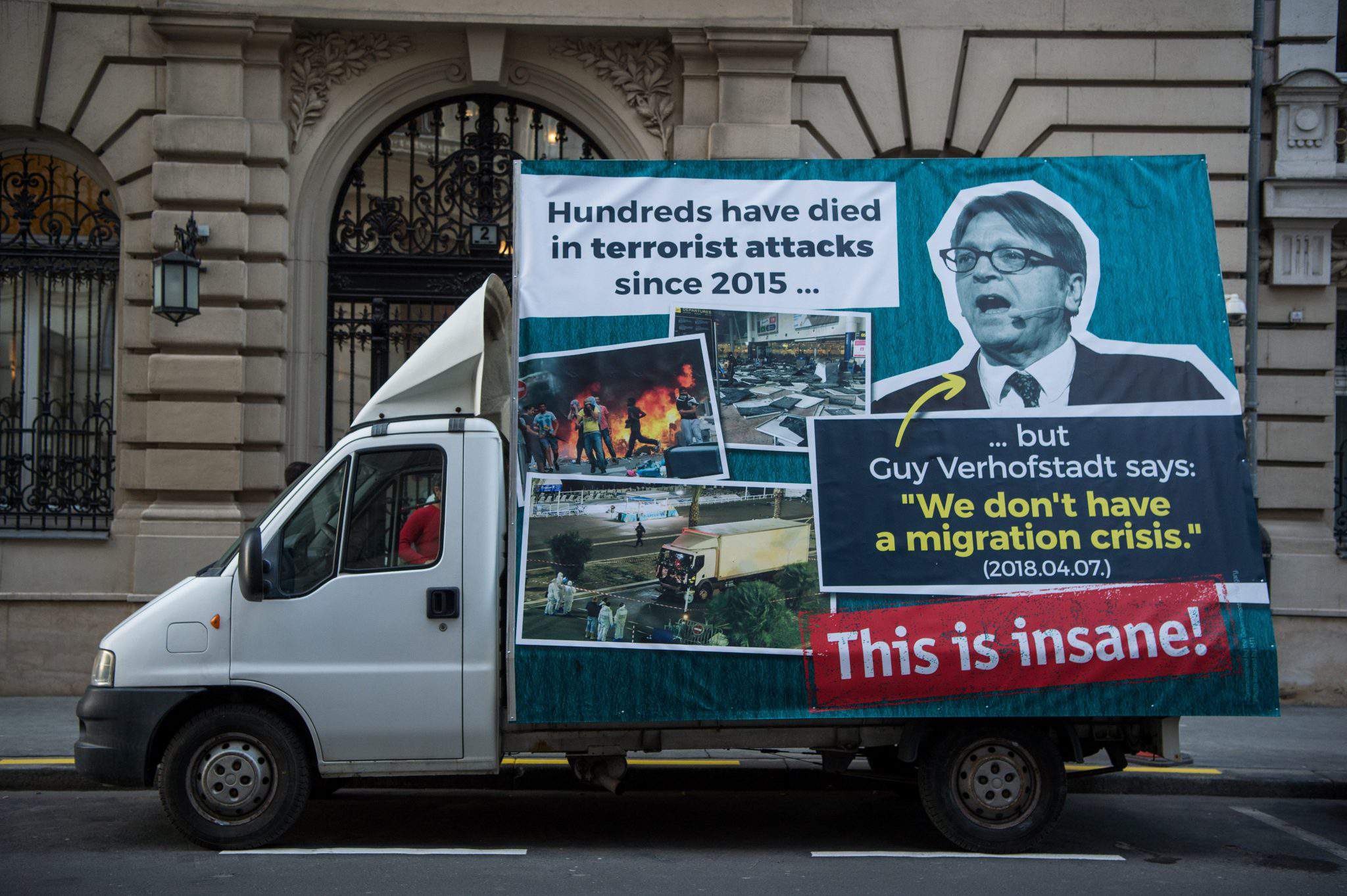 Orbán migration campaign truck