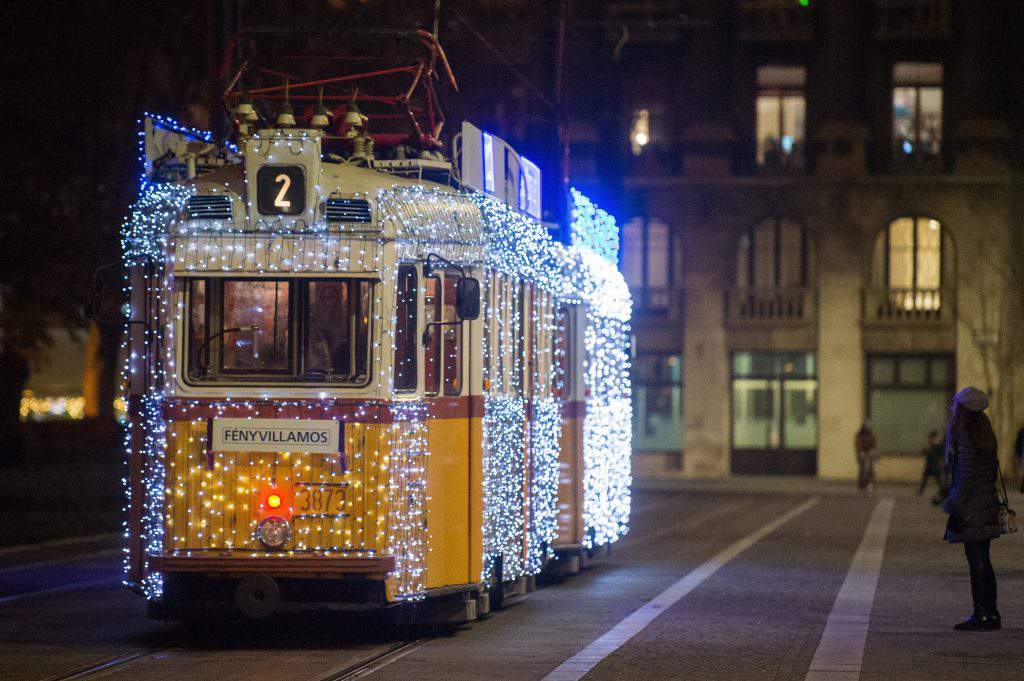クリスマス、ライト トラム、ブダペスト