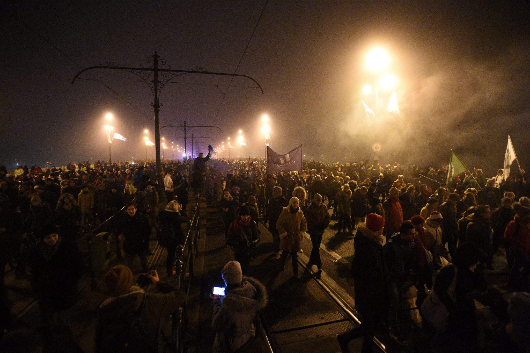 Demonstrators, police clash near the Hungarian Parliament - PHOTOS