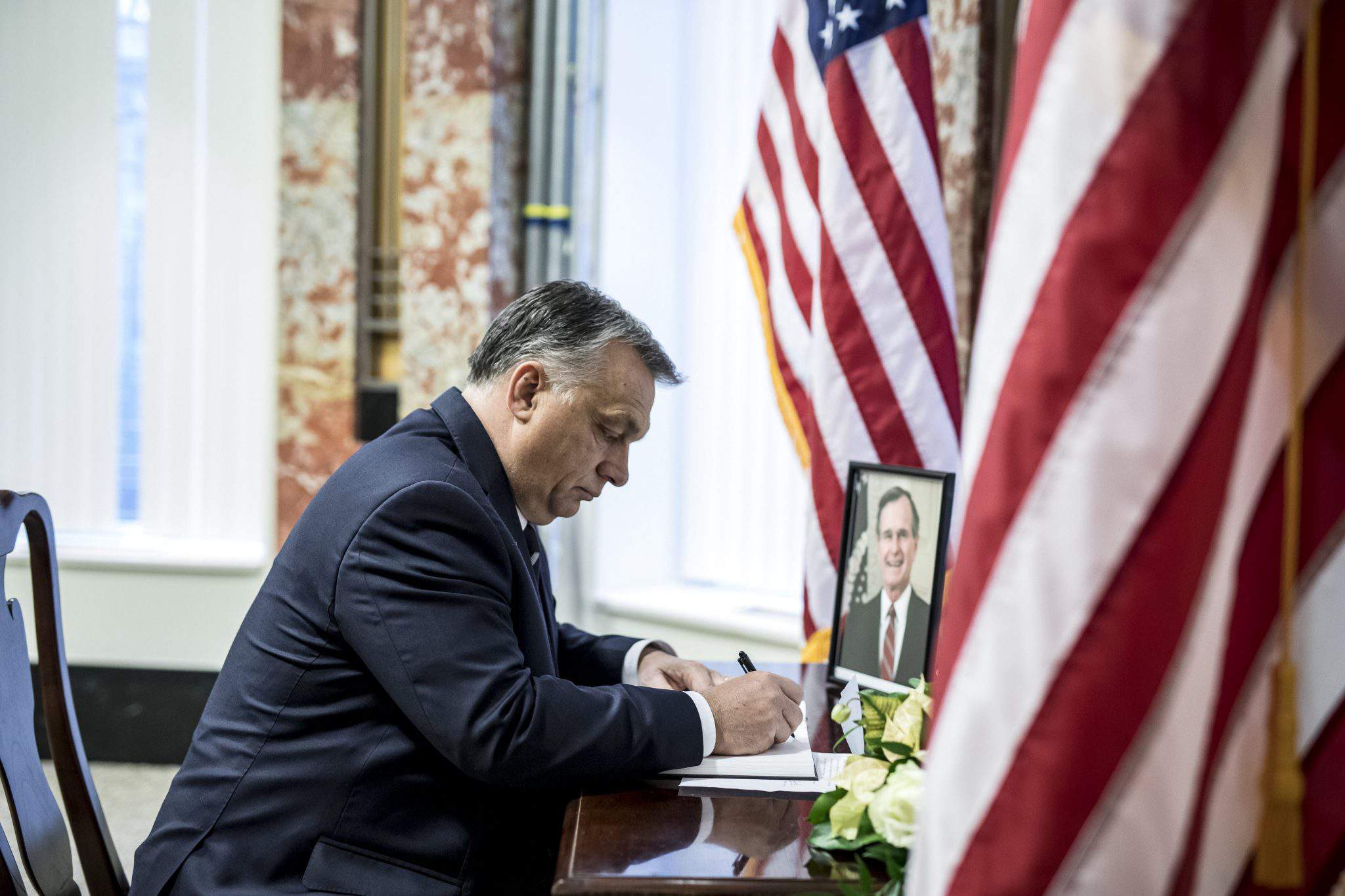 Orbán Bush US-Botschaft