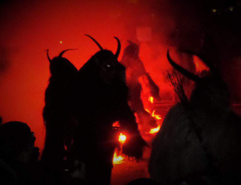 Krampus, Père Noël, folklore, tradition