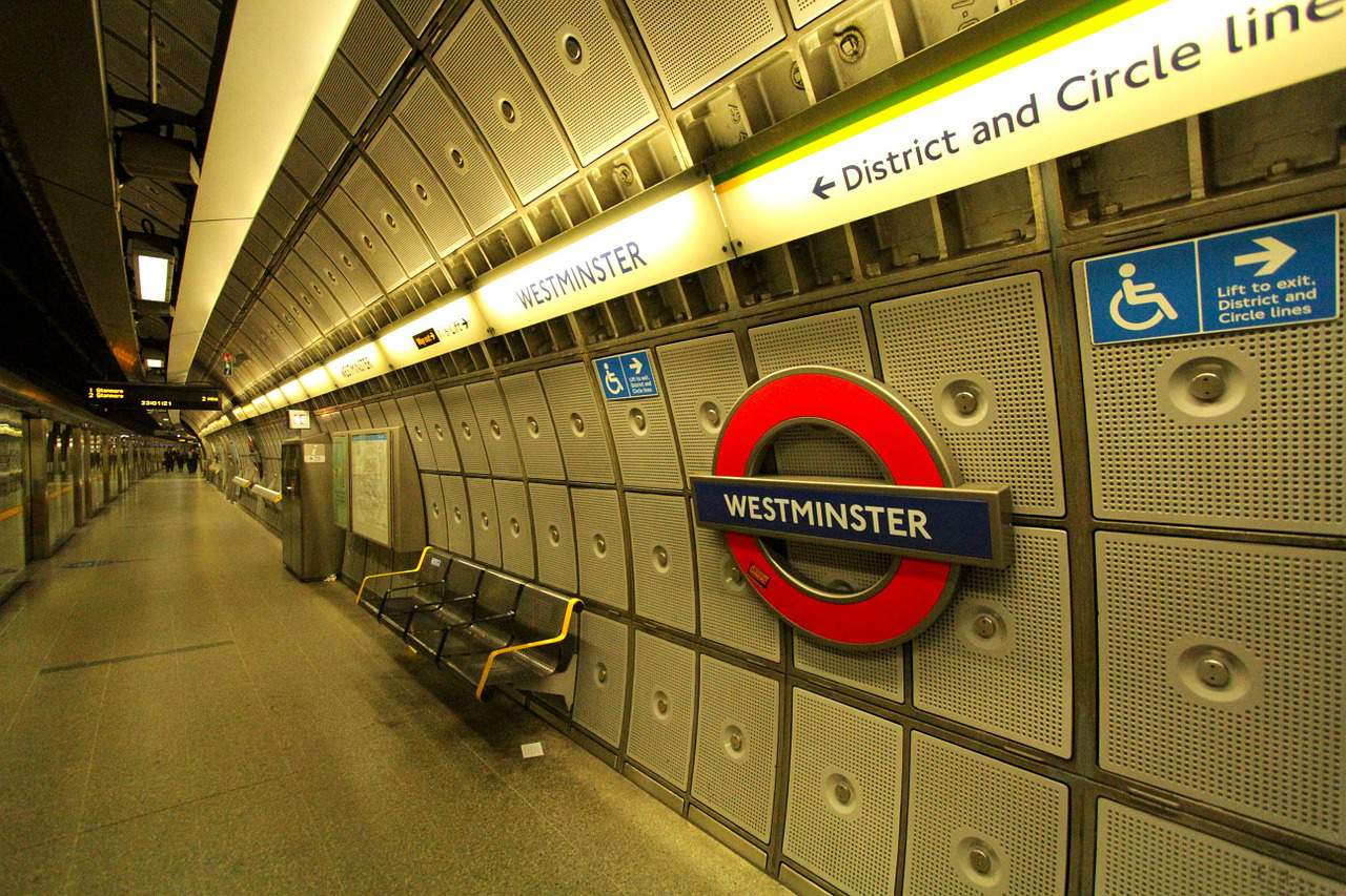 मेट्रो वेस्टमिंस्टर ट्यूब लंदन