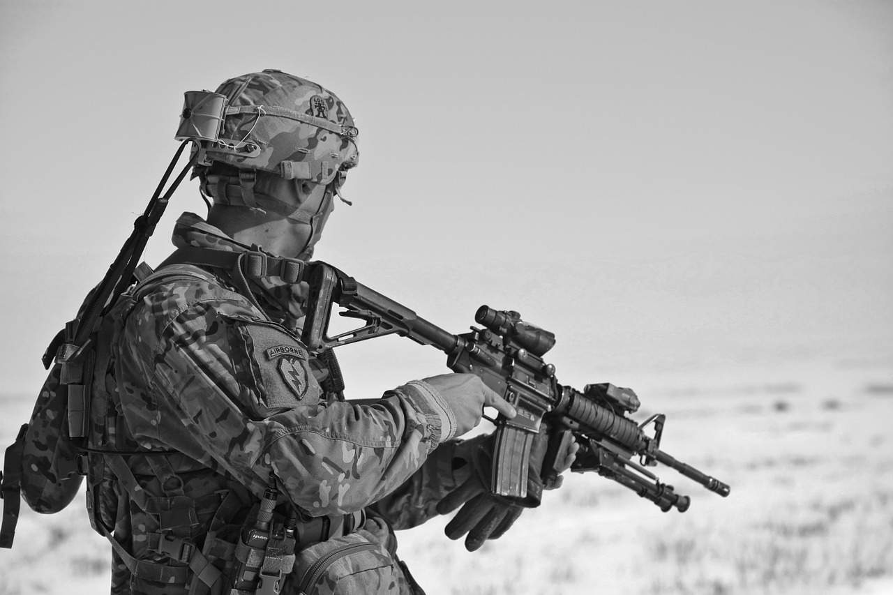 soldat armă militară