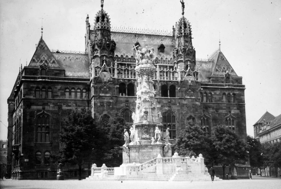 szentháromság square budapest