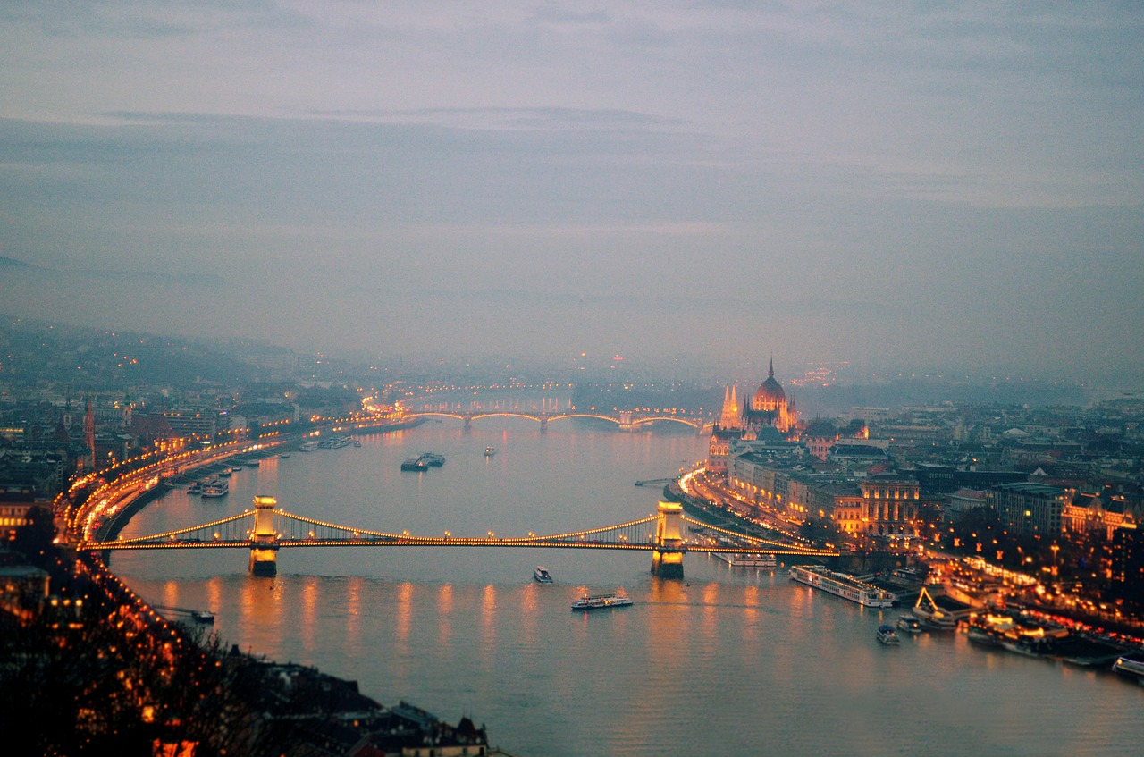 بودابست في وقت مبكر من الليل