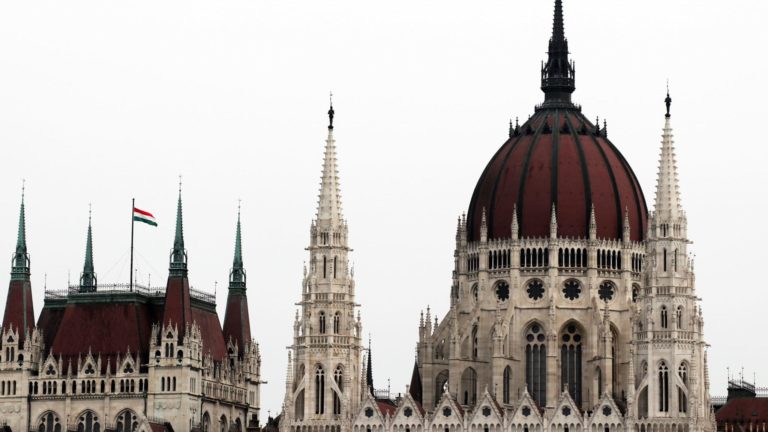 Budapest-parliament-winter-Hungarian