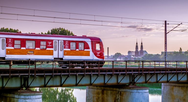 train-viaduct-overpass