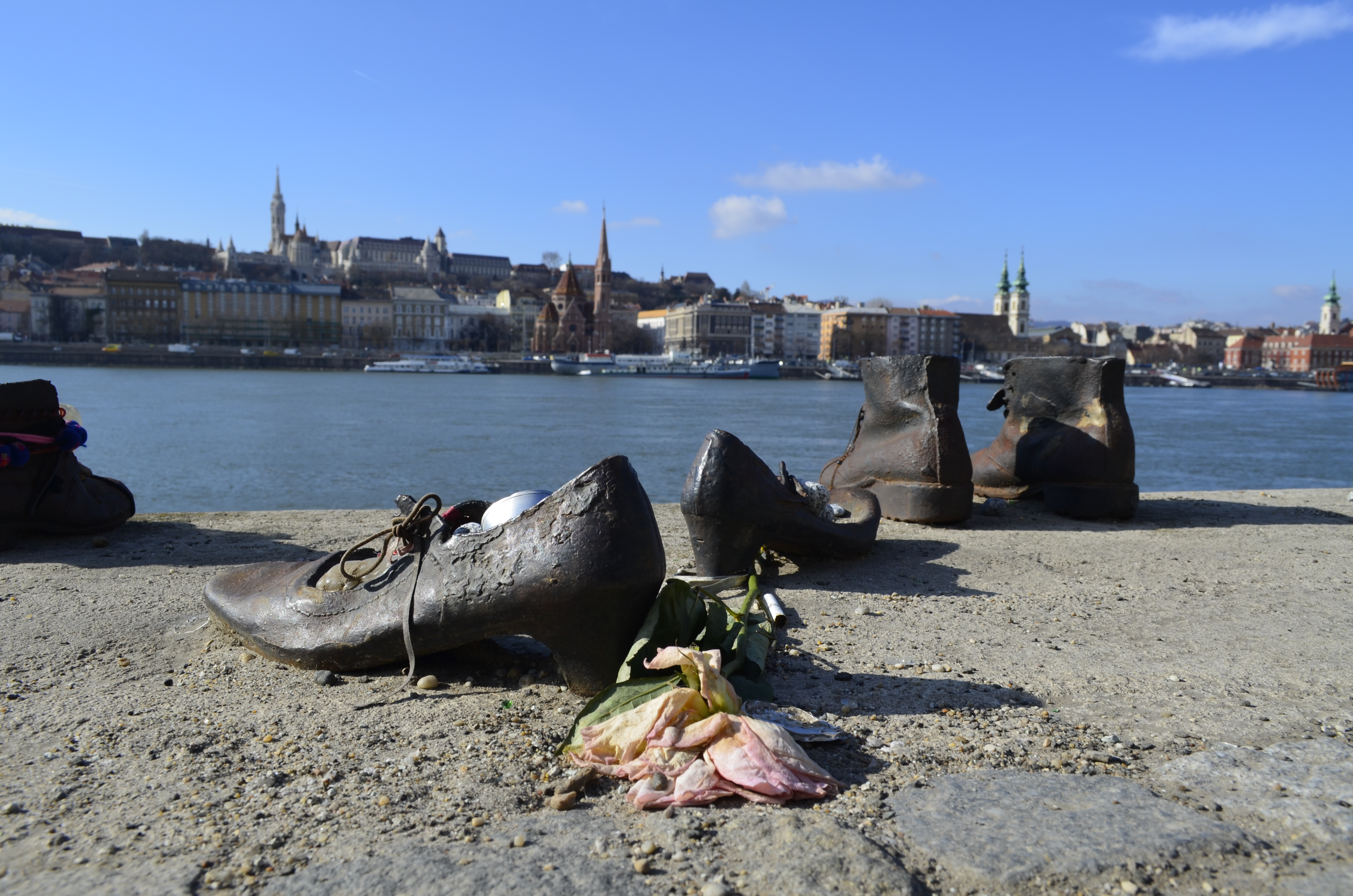 鞋子大屠杀多瑙河布达佩斯