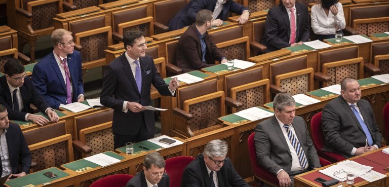 jobbik 慶行市
