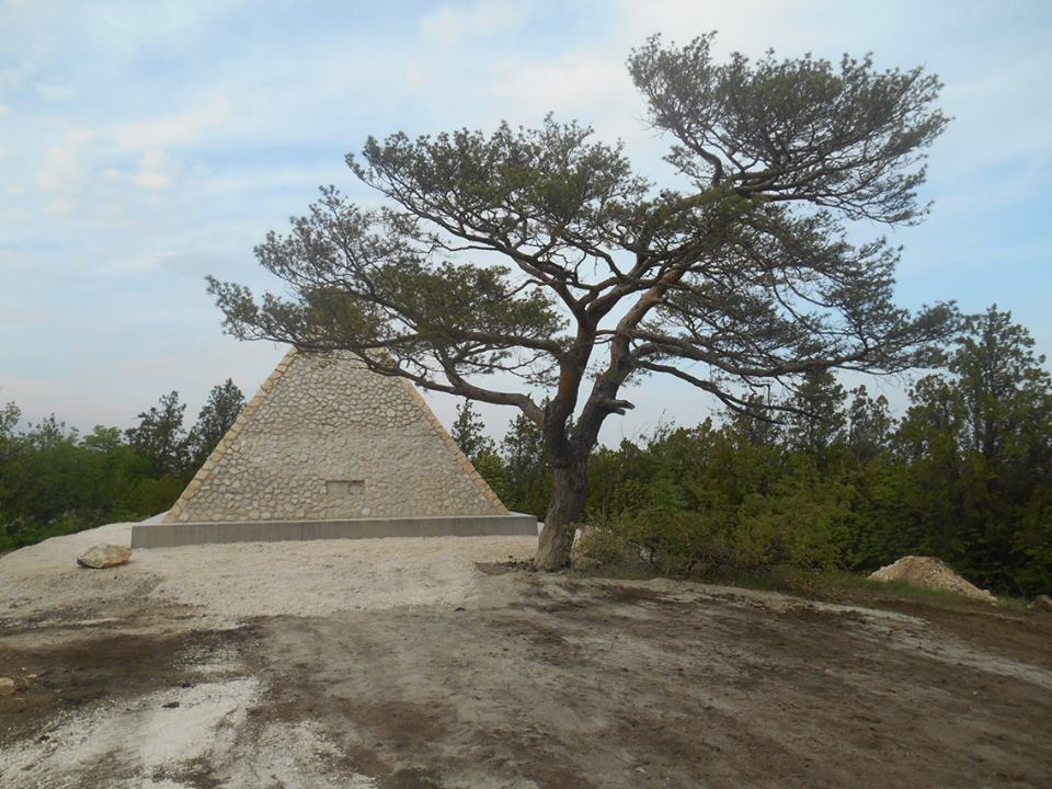 pyramid, stone, Hungary, sight, building