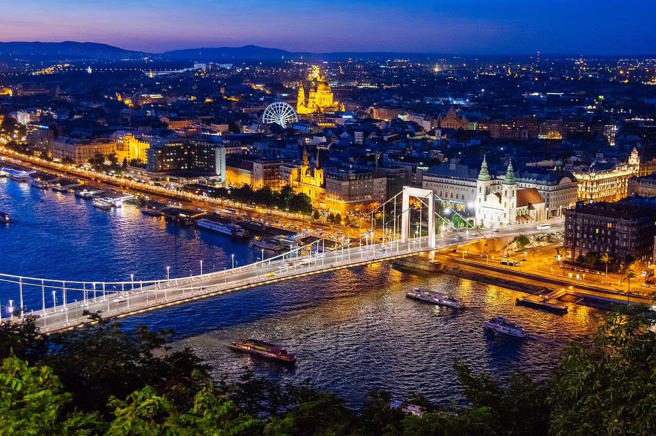 Budapesta, noapte, Ungaria, cel mai ieftin