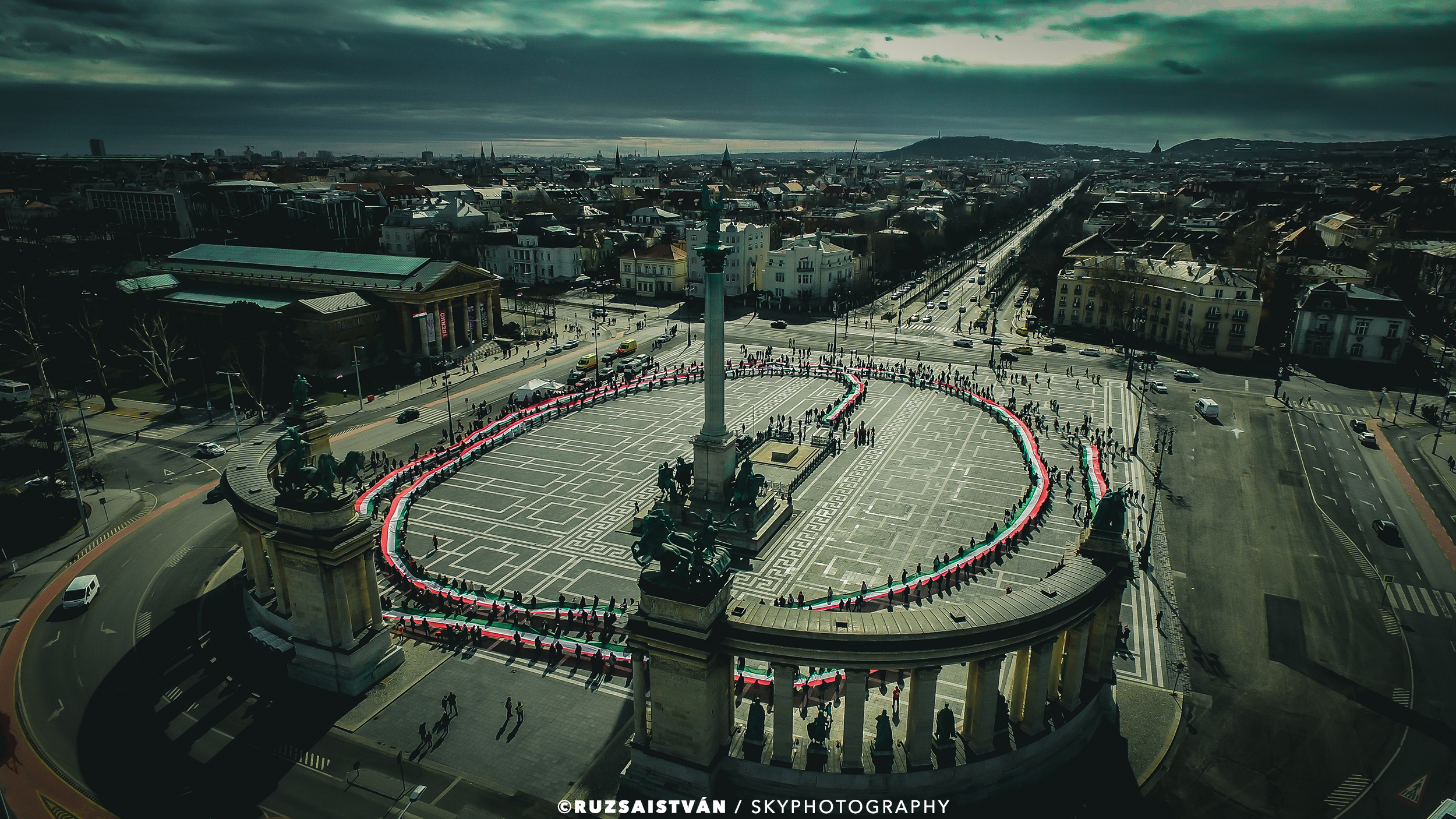 1,848-meter long Hungarian national flag in Budapest