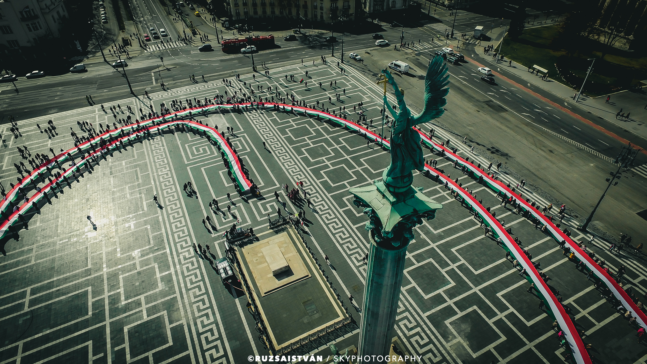 1,848-meter long Hungarian national flag in Budapest