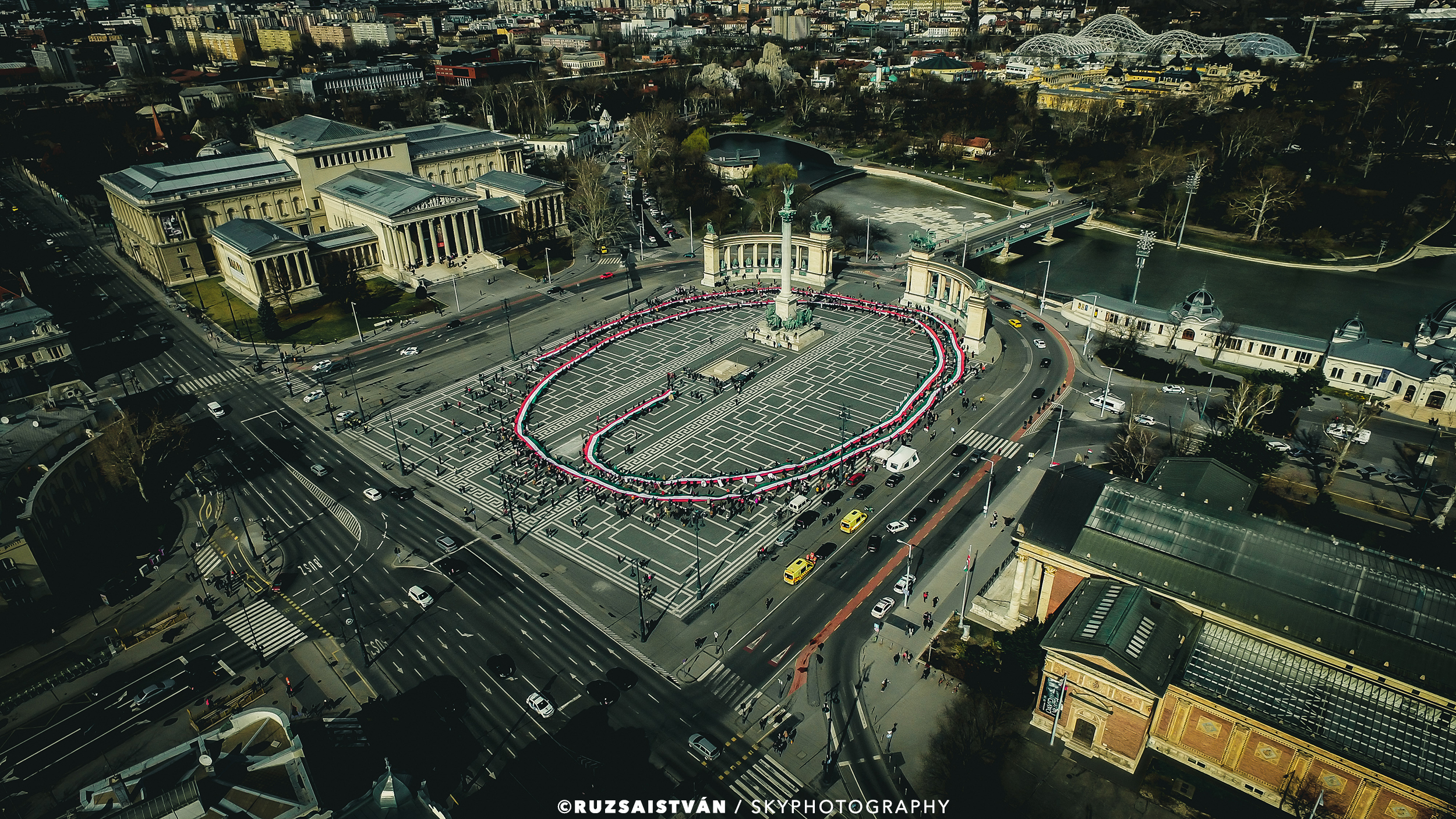 1,848-meter long Hungarian national flag in Budapest