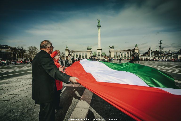 1,848-meter long Hungarian national flag in Budapest