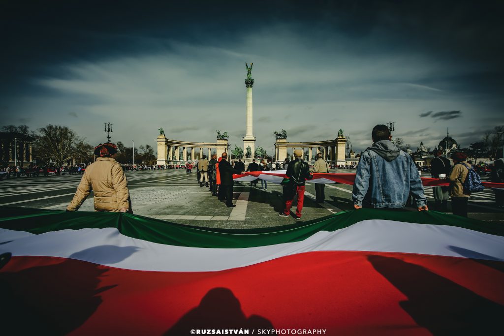 1,848-meter long Hungarian national flag in Budapest